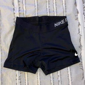 Nike Pros Size Small 1 pair